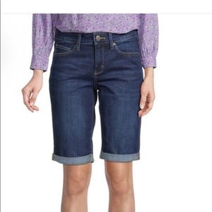 St. John's Bay Womens Mid Rise 11" Denim
Bermuda Short Size 10 NWT